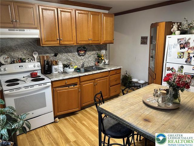 123 Spring Street, Nazareth Boro, PA 18064