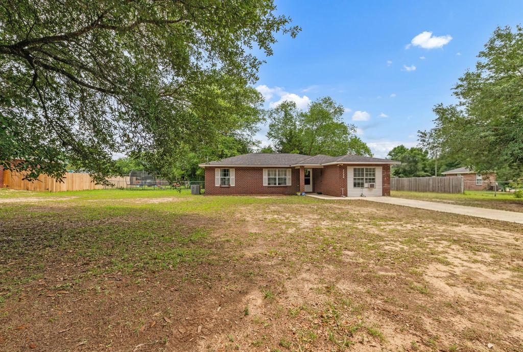 5246 Sewell Road, Milton, FL 32570