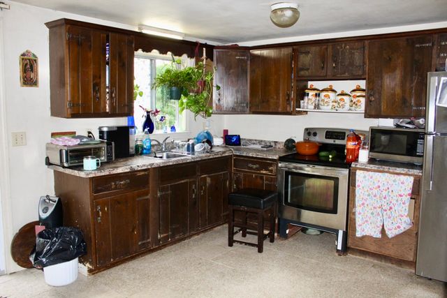 10 Howard George Ct, Salisbury, MA 01952