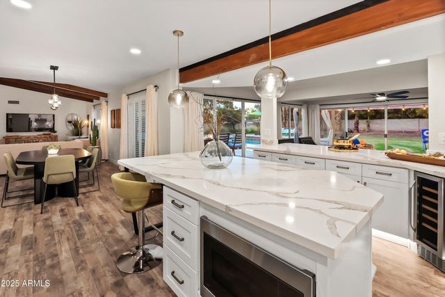 6504 W CORRINE Drive, Glendale, AZ 85304