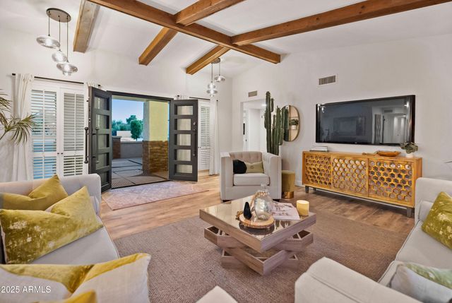 6504 W CORRINE Drive, Glendale, AZ 85304