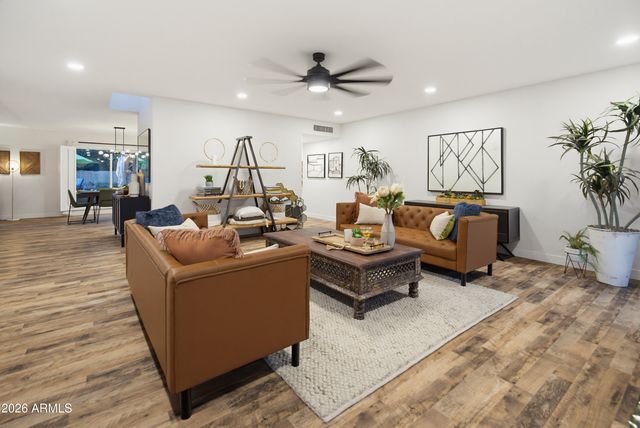6504 W CORRINE Drive, Glendale, AZ 85304