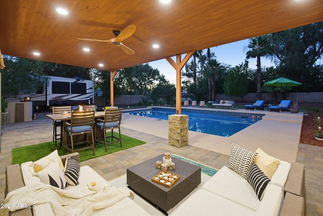 6504 W CORRINE Drive, Glendale, AZ 85304