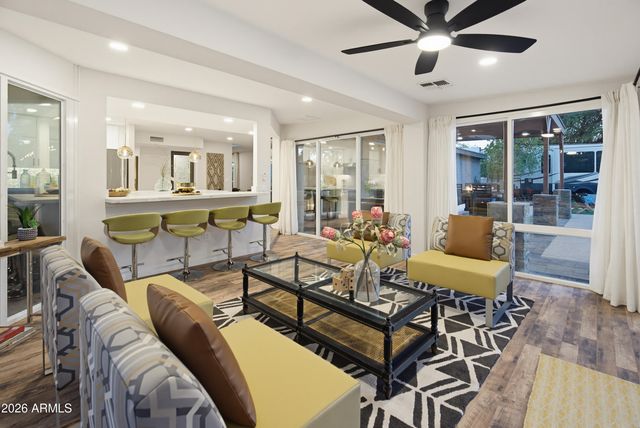 6504 W CORRINE Drive, Glendale, AZ 85304