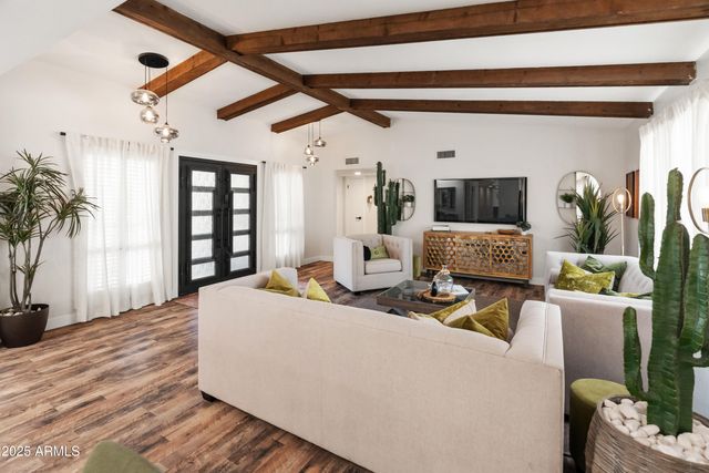 6504 W CORRINE Drive, Glendale, AZ 85304