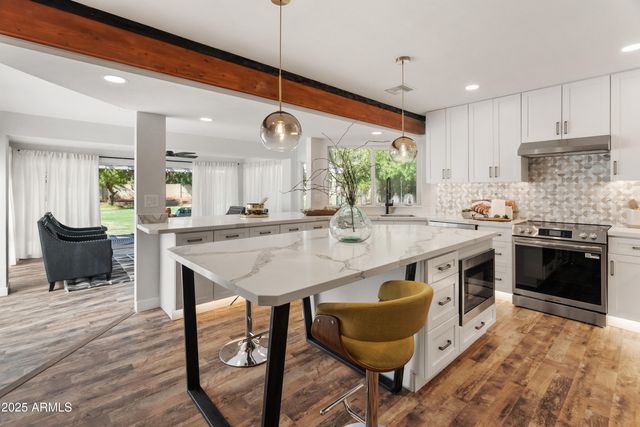 6504 W CORRINE Drive, Glendale, AZ 85304