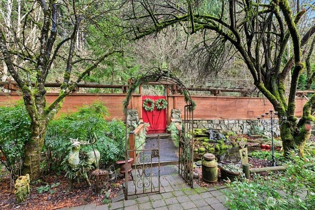 25629 NE Redmond Fall City Road, Redmond, WA 98053