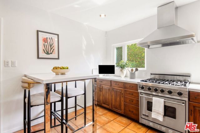 133 N Kilkea Drive, Los Angeles, CA 90048