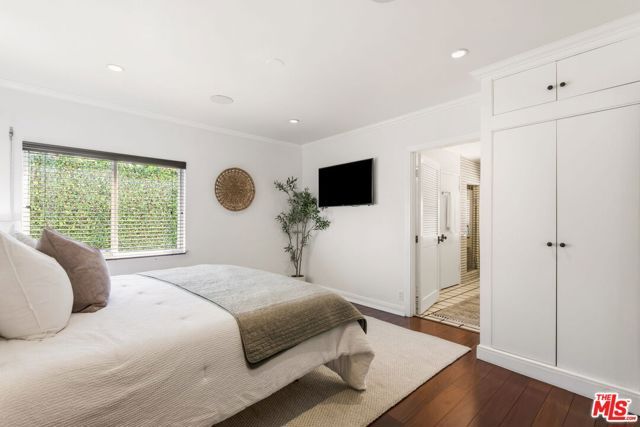 133 N Kilkea Drive, Los Angeles, CA 90048