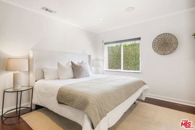 133 N Kilkea Drive, Los Angeles, CA 90048
