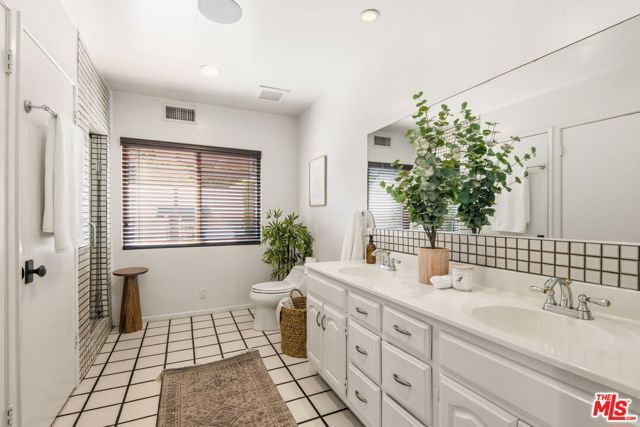 133 N Kilkea Drive, Los Angeles, CA 90048