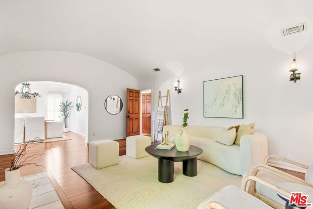 133 N Kilkea Drive, Los Angeles, CA 90048