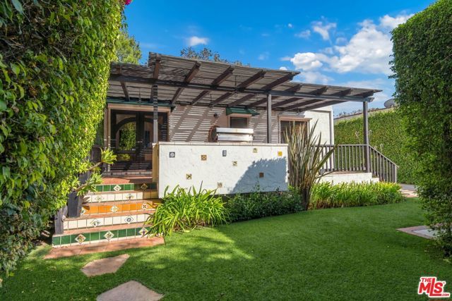 133 N Kilkea Drive, Los Angeles, CA 90048