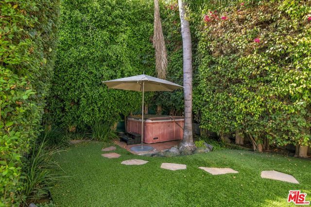 133 N Kilkea Drive, Los Angeles, CA 90048