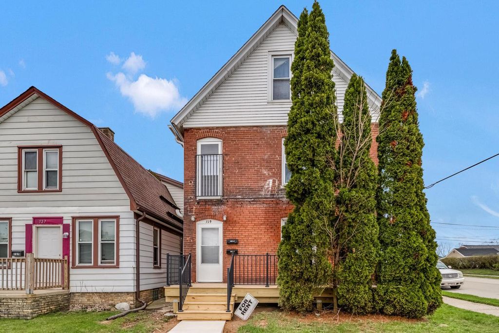 729 Montana AVENUE, South Milwaukee, WI 53172