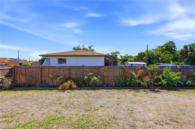 2084 Leisure ST, Port Charlotte, FL 33948