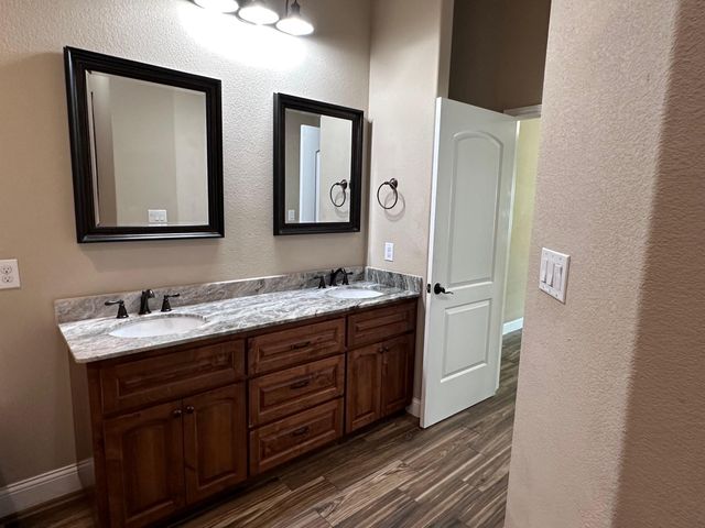 103 S Kanaio DR B, Bastrop, TX 78602