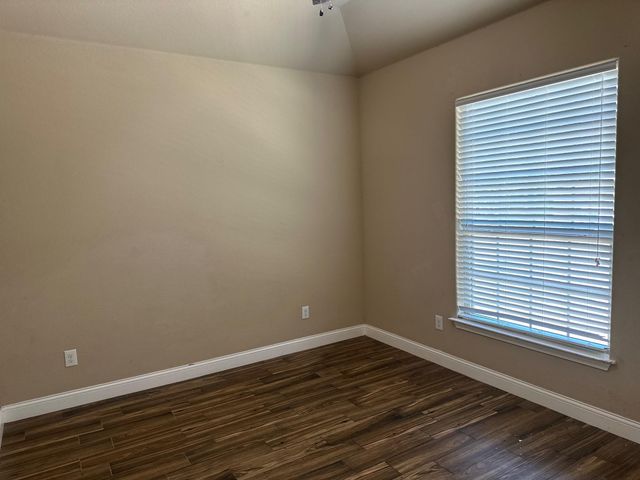 103 S Kanaio DR B, Bastrop, TX 78602