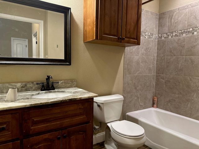 103 S Kanaio DR B, Bastrop, TX 78602