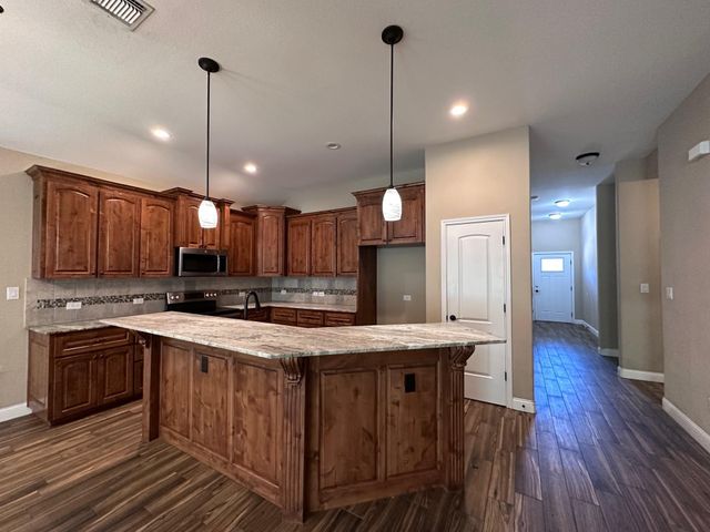103 S Kanaio DR B, Bastrop, TX 78602