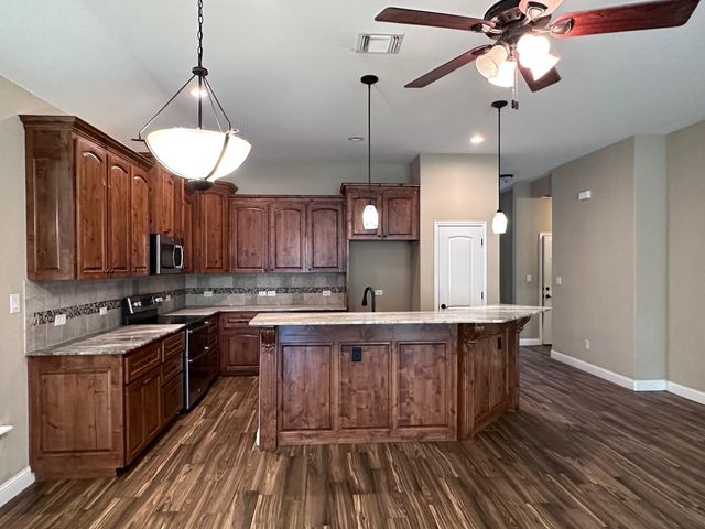 103 S Kanaio DR B, Bastrop, TX 78602