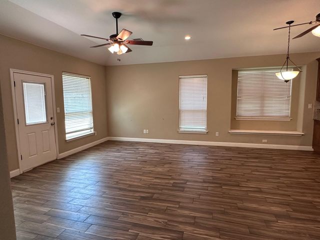 103 S Kanaio DR B, Bastrop, TX 78602
