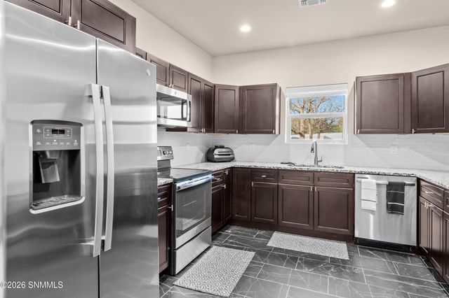 4705 Lost Wrangler Way, Las Cruces, NM 88007