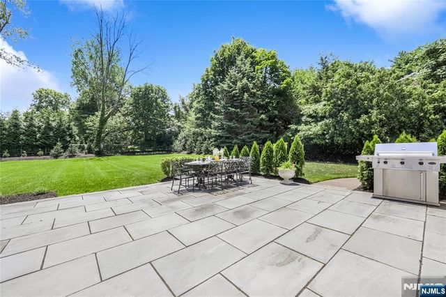9 Woodcrest Drive, Woodcliff Lake, NJ 07677