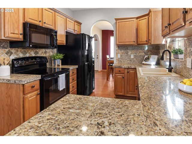 260 ROUND HOUSE Rd, Astoria, OR 97103