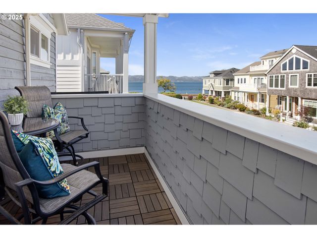 260 ROUND HOUSE Rd, Astoria, OR 97103