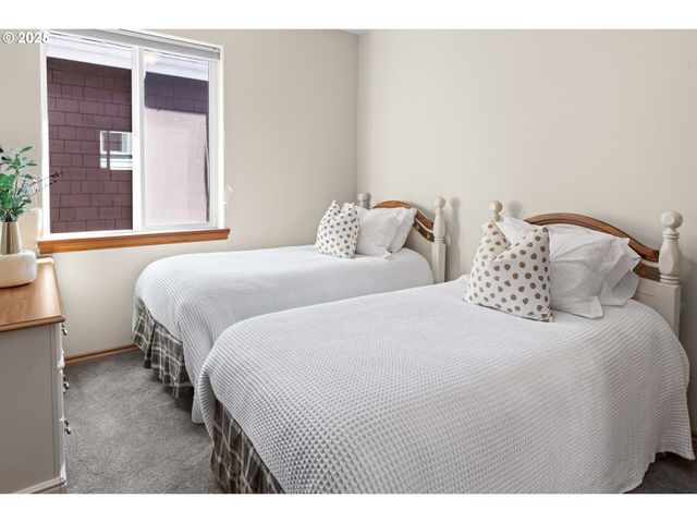 260 ROUND HOUSE Rd, Astoria, OR 97103