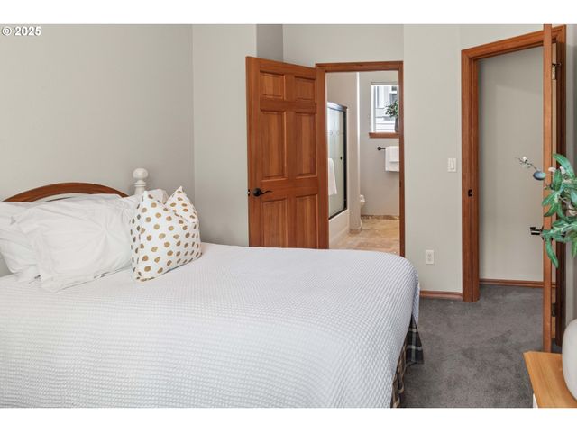 260 ROUND HOUSE Rd, Astoria, OR 97103