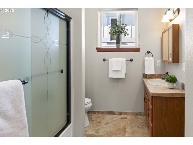 260 ROUND HOUSE Rd, Astoria, OR 97103