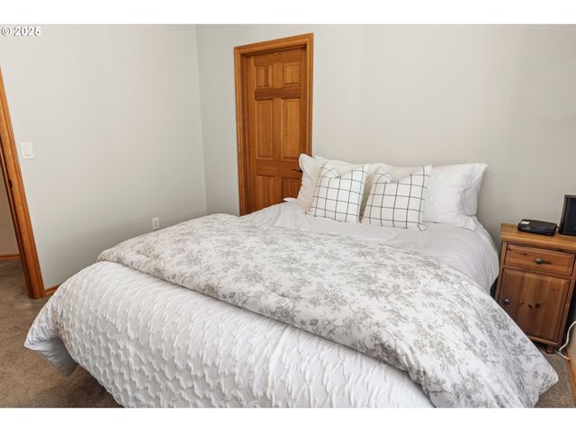 260 ROUND HOUSE Rd, Astoria, OR 97103