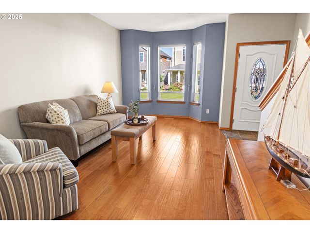 260 ROUND HOUSE Rd, Astoria, OR 97103