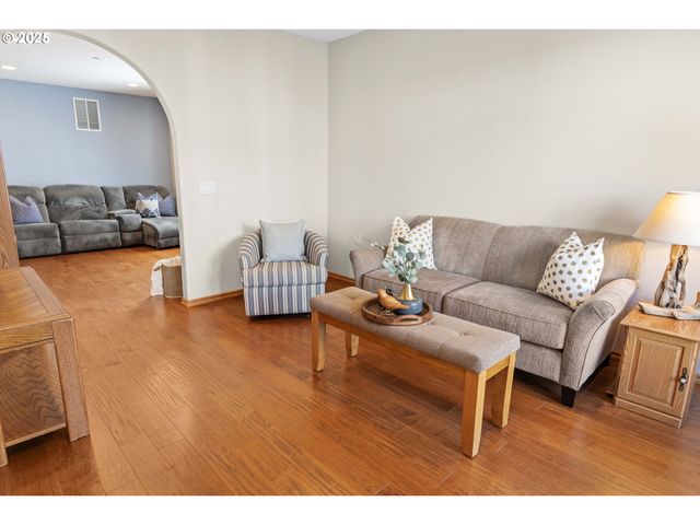 260 ROUND HOUSE Rd, Astoria, OR 97103