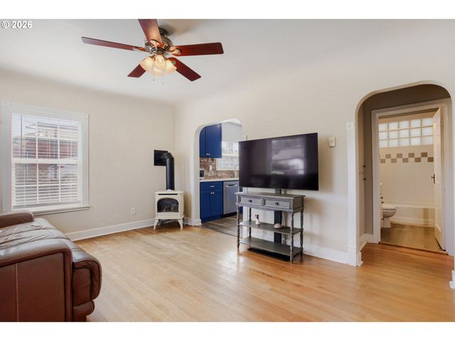 2928 Ne 2ND Ave, Camas, WA 98607