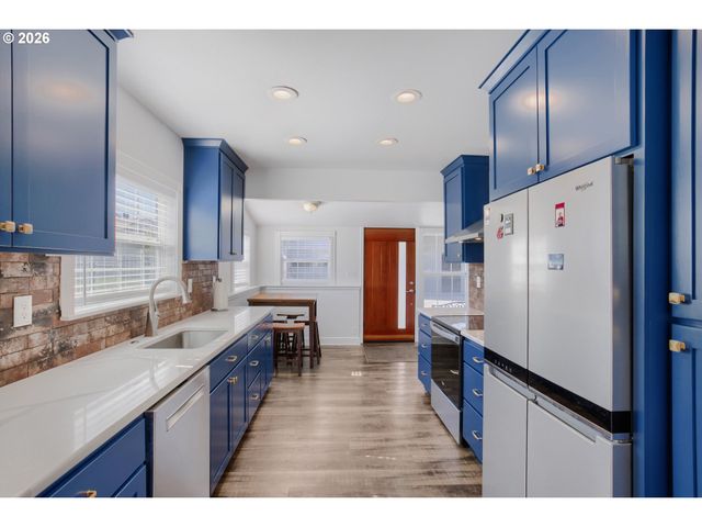 2928 Ne 2ND Ave, Camas, WA 98607