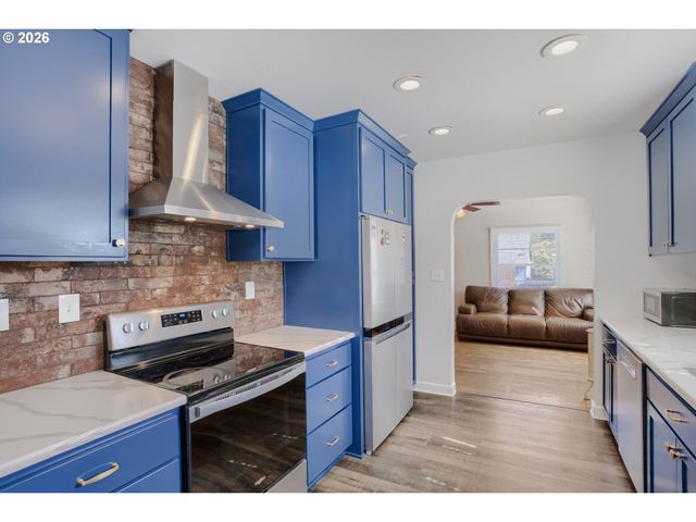 2928 Ne 2ND Ave, Camas, WA 98607