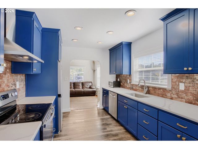 2928 Ne 2ND Ave, Camas, WA 98607