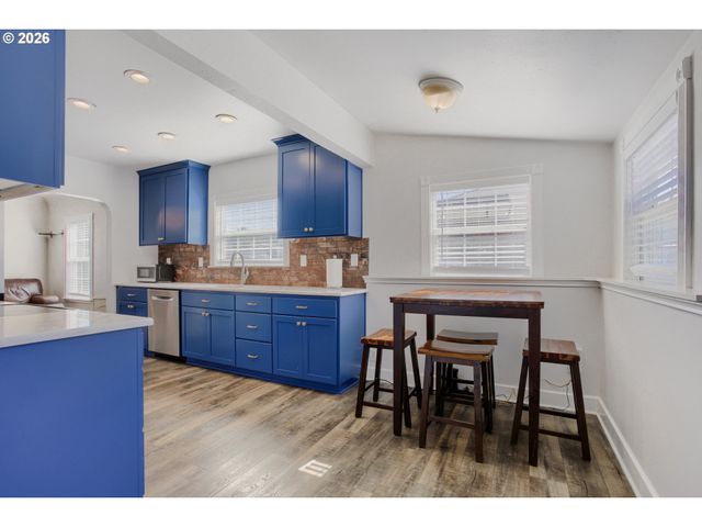 2928 Ne 2ND Ave, Camas, WA 98607