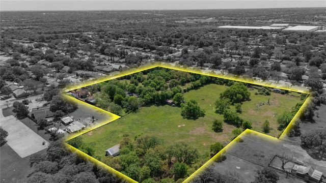 2700 Hitson Lane, Fort Worth, TX 76112