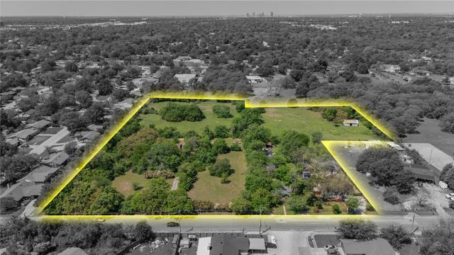 2700 Hitson Lane, Fort Worth, TX 76112