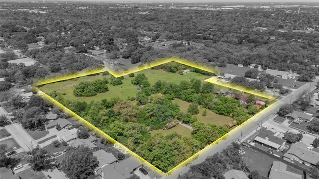 2700 Hitson Lane, Fort Worth, TX 76112