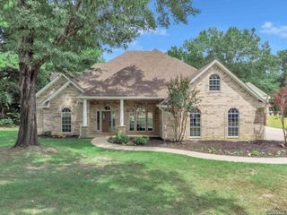 18 Woodhaven St., Longview, TX 75604