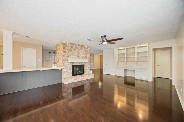 9871 Sageaspen Lane, Houston, TX 77089