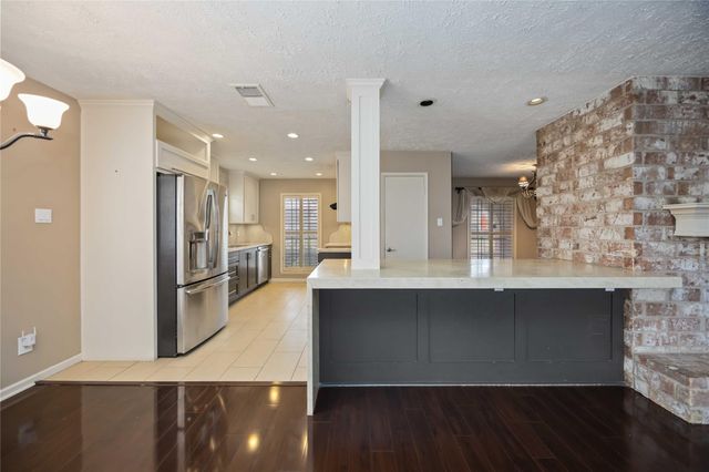 9871 Sageaspen Lane, Houston, TX 77089