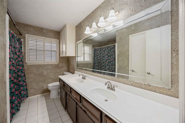 9871 Sageaspen Lane, Houston, TX 77089