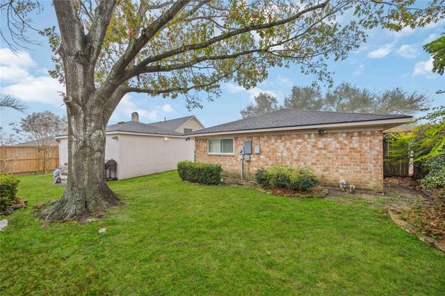 9871 Sageaspen Lane, Houston, TX 77089