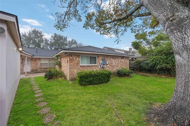 9871 Sageaspen Lane, Houston, TX 77089